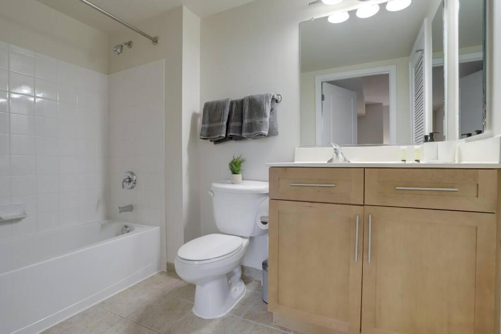 Pentagon City Comfort Modern Stay Arlington Buitenkant foto